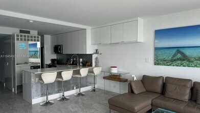 1000 West Ave in Miami Beach, FL - Building Photo - Building Photo