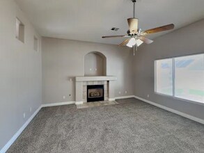 4567 Calico Ridge Dr in Henderson, NV - Building Photo - Building Photo