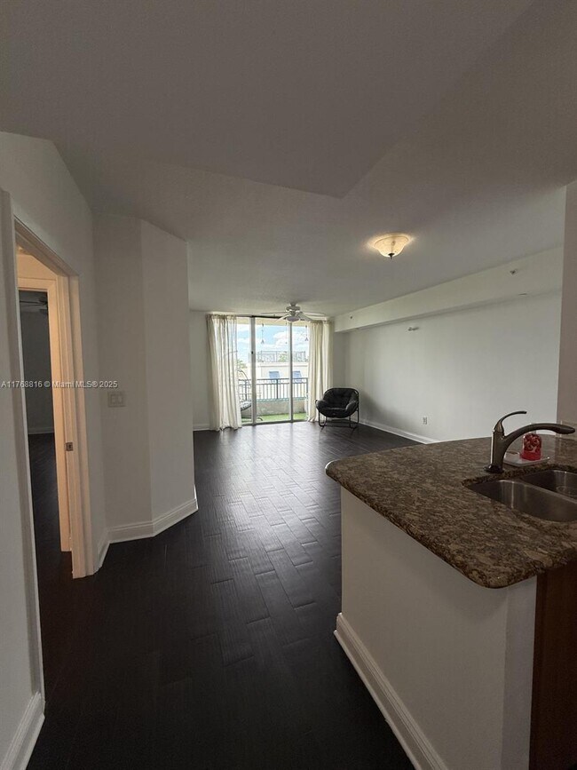 510 NW 84th Ave, Unit 437 in Plantation, FL - Building Photo - Building Photo