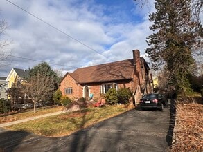 10 Webster St, Unit 1 in Winchester, MA - Building Photo - Building Photo