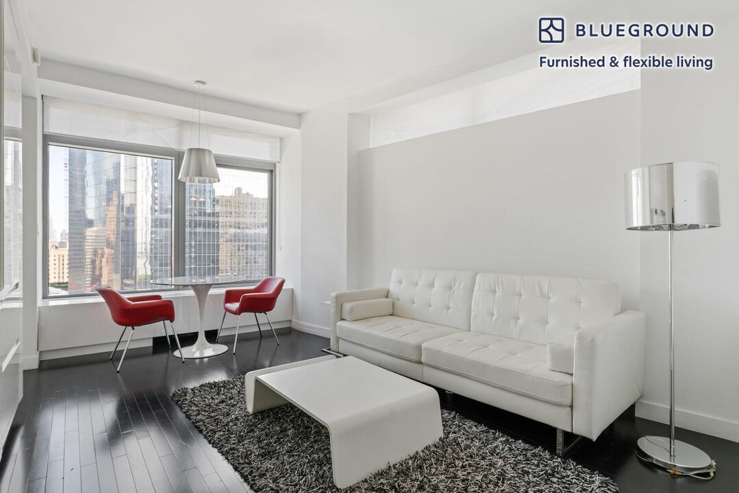 123 Washington St in New York, NY - Building Photo
