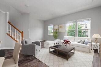 7256 Mockingbird Cir in Glen Burnie, MD - Building Photo - Building Photo