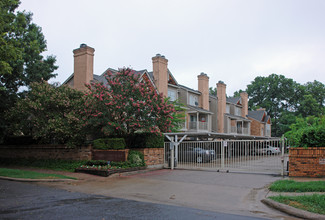 Marquita Carriage Place in Dallas, TX - Building Photo - Building Photo