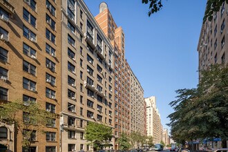 Westbury House in New York, NY - Foto de edificio - Building Photo