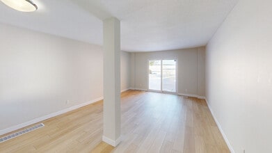 Britannia Beach in Ottawa, ON - Building Photo - Building Photo