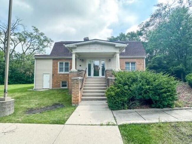 property at 1305 Oswego Rd