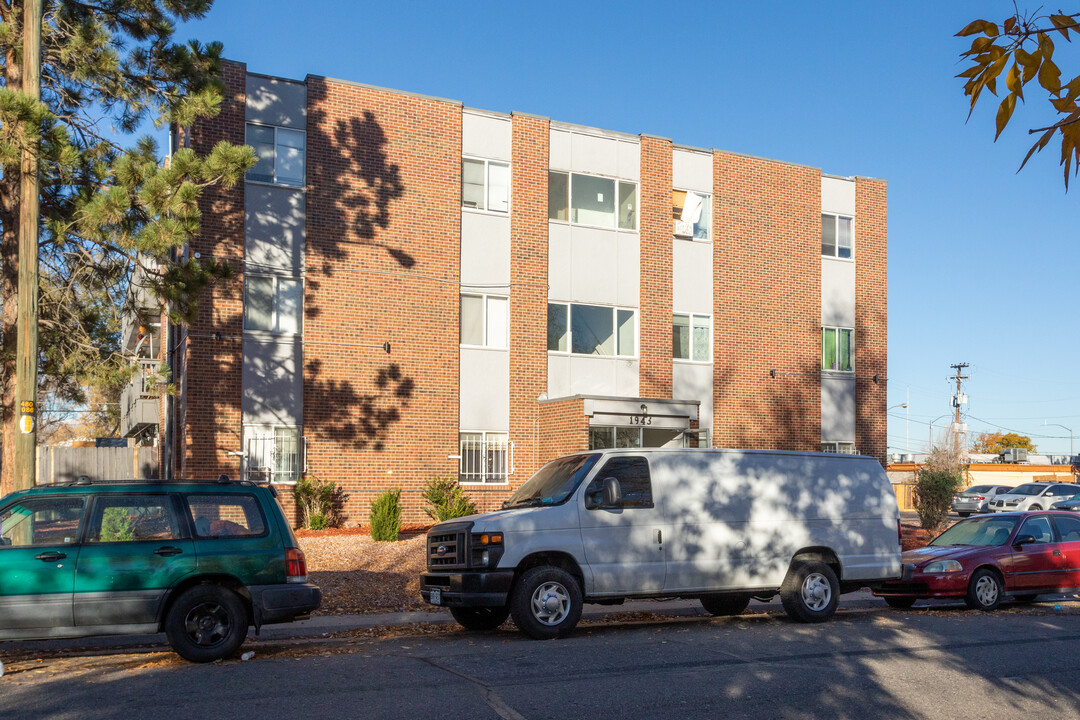 Harambee in Aurora, CO - Foto de edificio