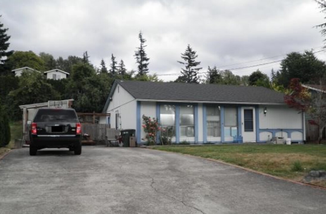 2522 St Clair St in Bellingham, WA - Building Photo