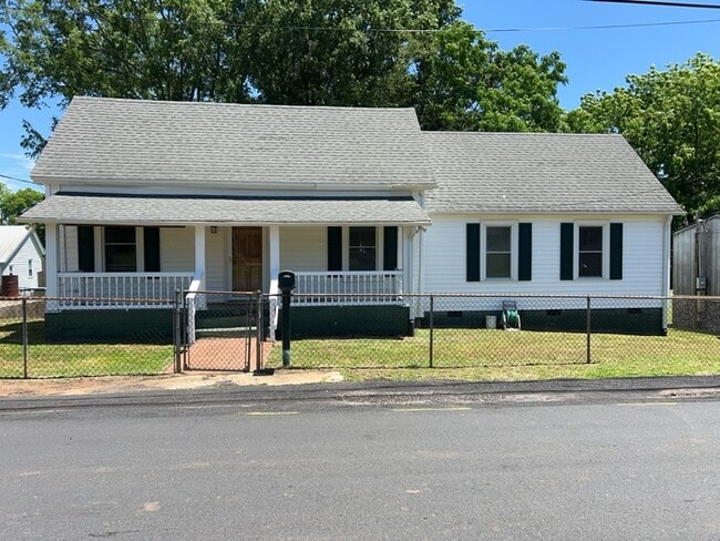 property at 11 Finley St