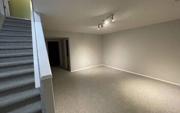 663 Beckett Cres in Saskatoon, SK - Building Photo - Building Photo