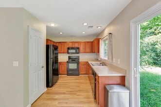 221 Chemistry Cir in Ladson, SC - Building Photo - Building Photo