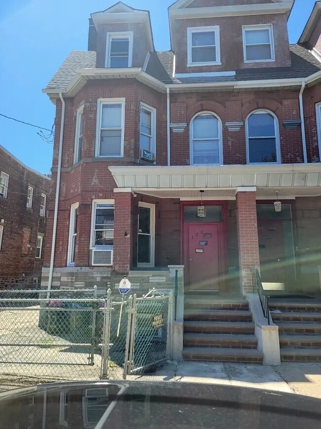 123 75th St, Unit 3