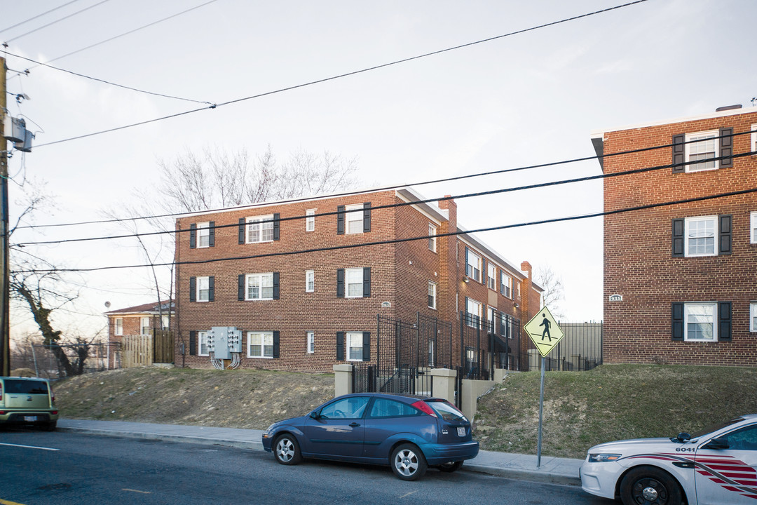 945 Division Ave NE in Washington, DC - Building Photo