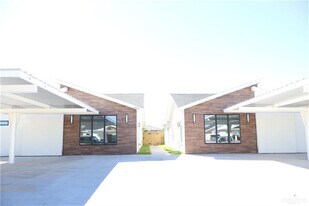 12 San Andres in Edinburg, TX - Building Photo