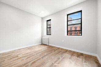 437 W 46th St in New York, NY - Building Photo - Building Photo
