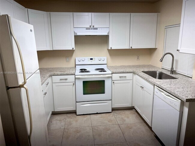 1376 NW 93rd Terrace in Coral Springs, FL - Building Photo - Building Photo