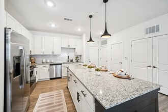 Colina Hillside in Birmingham, AL - Foto de edificio - Building Photo