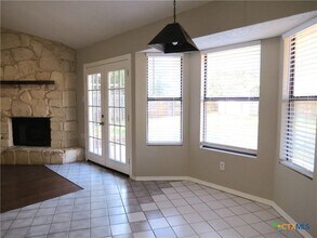 2002 Castle Creek Dr in San Marcos, TX - Building Photo - Building Photo