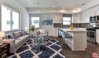 3946 S Budlong Ave in Los Angeles, CA - Building Photo