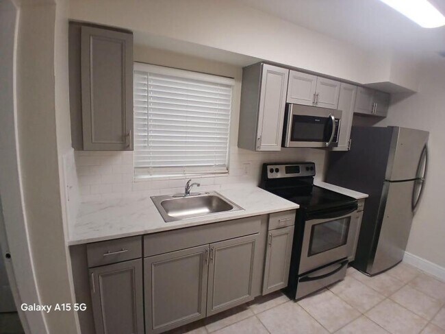 650 NE 150th St in Miami, FL - Building Photo - Building Photo