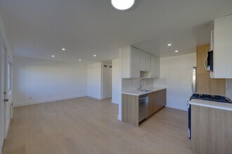 639 N. Juanita Ave in Los Angeles, CA - Building Photo - Building Photo