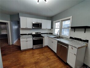 25 Howard Ave, Unit 1 in Ansonia, CT - Building Photo - Building Photo
