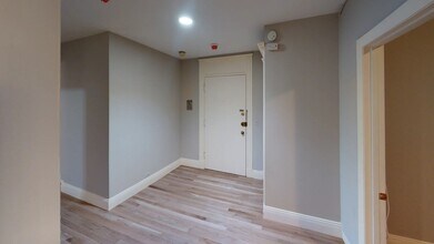 466 Commonwealth Ave, Unit 506 in Boston, MA - Building Photo - Building Photo