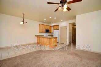 3862 W Scarlet Sage Way in South Jordan, UT - Building Photo - Building Photo