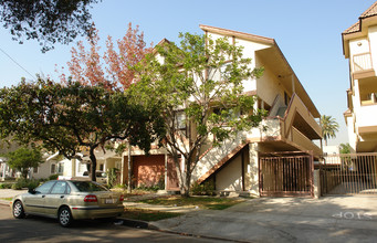 1135 E Maple St in Glendale, CA - Building Photo - Building Photo