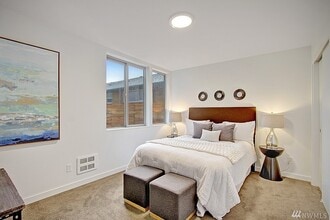 4128 36th Ave SW, Unit A in Seattle, WA - Foto de edificio - Building Photo