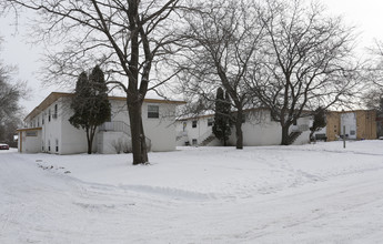 3030 6th Ave in Anoka, MN - Foto de edificio - Building Photo