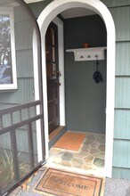 45 Emerson Rd in Severna Park, MD - Foto de edificio - Building Photo