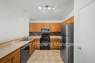 932 W 19th Ave in Apache Junction, AZ - Building Photo - Building Photo