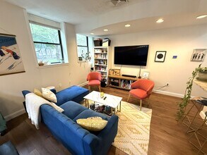 72 Lubec St, Unit 4 in Boston, MA - Building Photo - Building Photo