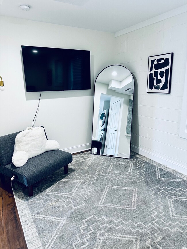 107 David St, Unit SI ID1234782P