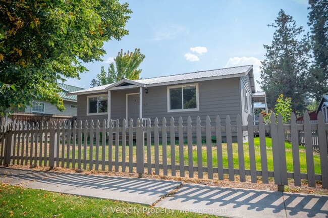 property at 183 SE Taft Ave