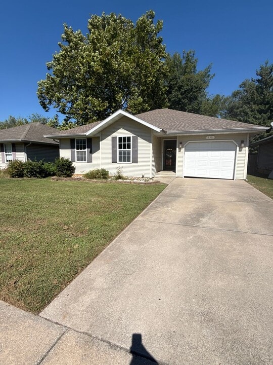 3311 W Lombard St in Springfield, MO - Building Photo