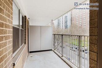 50 W 97th St in New York, NY - Building Photo - Building Photo