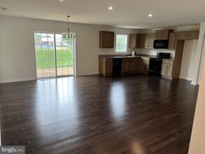 529 Cambridge Ln in Shippensburg, PA - Building Photo - Building Photo