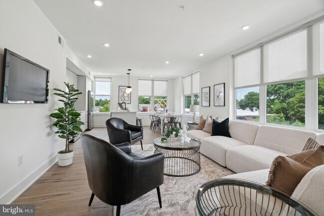 property at 139 W Chelten Ave