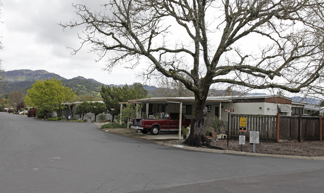 Rancho De Calistoga in Calistoga, CA - Foto de edificio - Building Photo