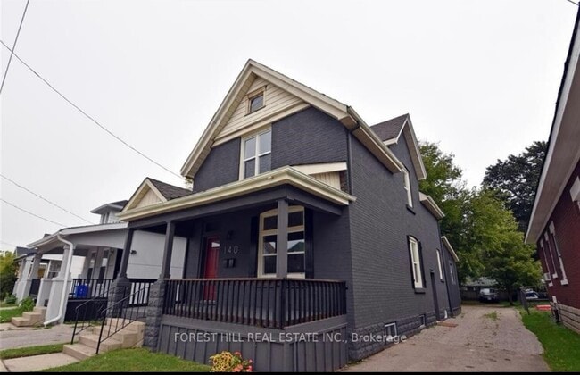 property at 140 Adelaide St N