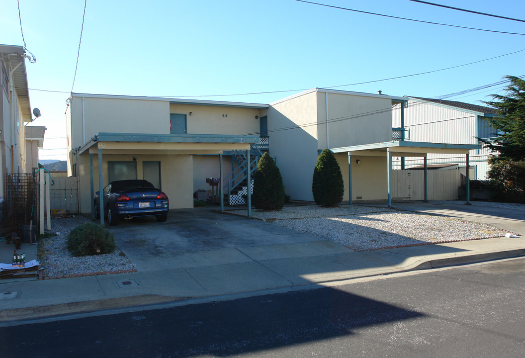 44 Santa Rosa Ave in Pacifica, CA - Building Photo