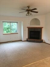 W6040 Bucklin Rd in Onalaska, WI - Building Photo - Building Photo