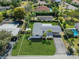 9320 SW 125th Terrace in Miami, FL - Building Photo