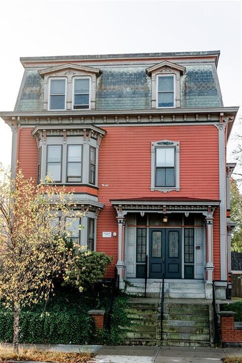 1570 Westminster St in Providence, RI - Building Photo