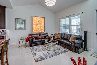 7204 Cayo Coco Ln, Unit ID1306991P in Naples, FL - Foto de edificio - Building Photo