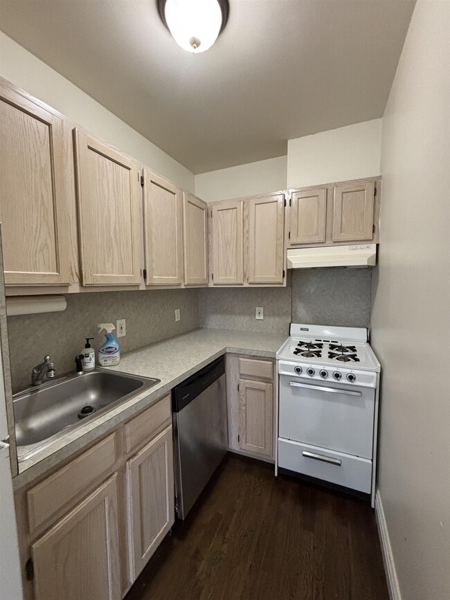 461 4th St in Hoboken, NJ - Building Photo - Building Photo