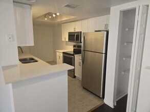 4179 N Haverhill Rd in West Palm Beach, FL - Building Photo - Building Photo