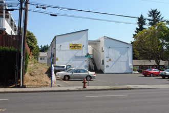 Cedar Flats in Portland, OR - Building Photo - Building Photo